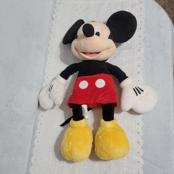 18" Exclusive Authentic Original Disney Store Plush Mickey Mouse. - Picture 4 of 8